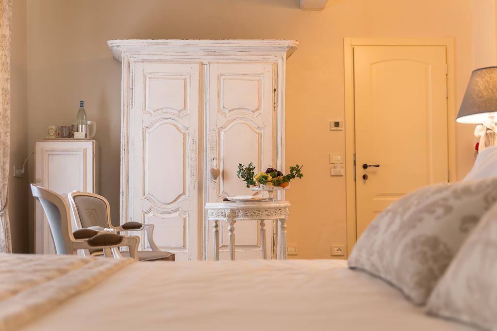 Maison Resola - Rooms & Breakfast Valeggio sul Mincio Room photo